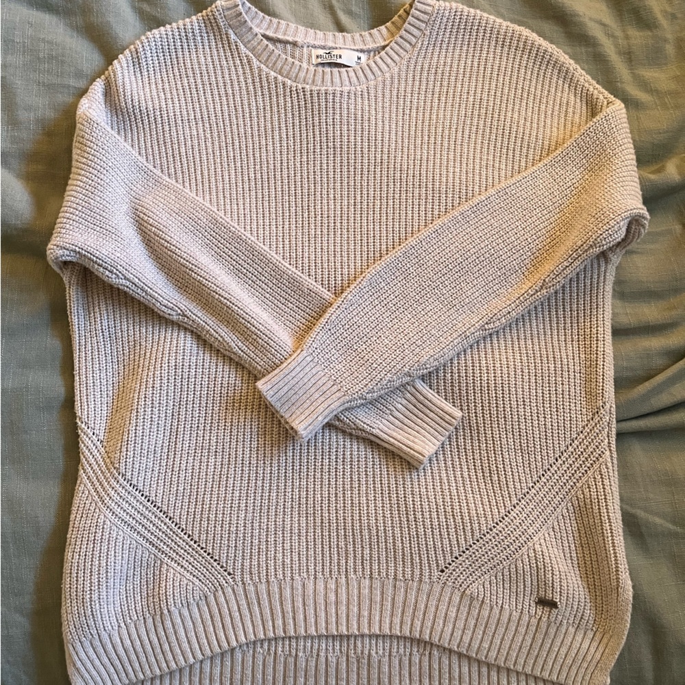 Hollister Cream Sweater Size Medium
